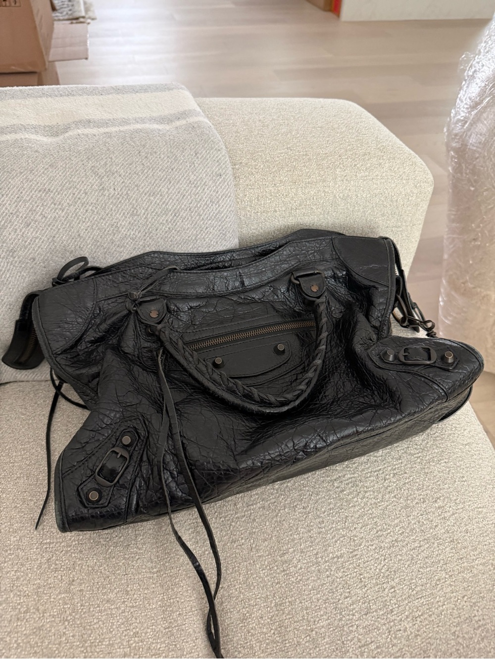 Balenciaga LE CITY BAG MEDIUM IN BLACK - Picture 2 of 10